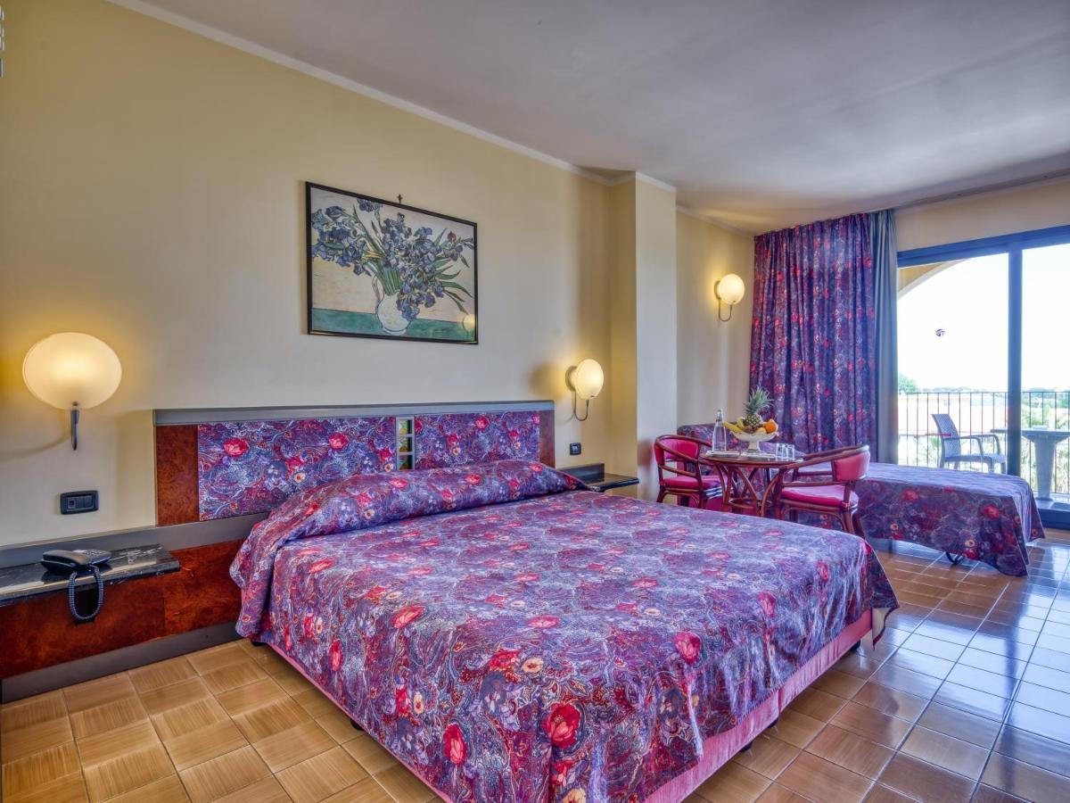 Hotel Caesar Palace Giardini Naxos Eksteriør bilde